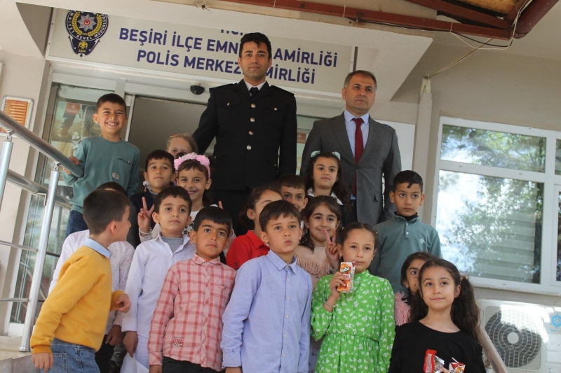 Beşiri’de Öğrencilerden Polis Haftası Ziyareti