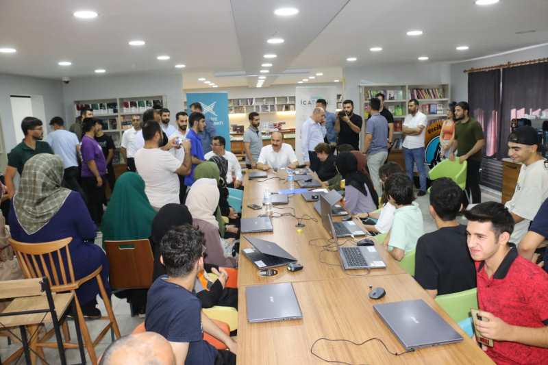 CANALP, TÜRKİYE’NİN EN BÜYÜK İCATHANESİNDE GENÇLERLE SOHBET ETTİ
