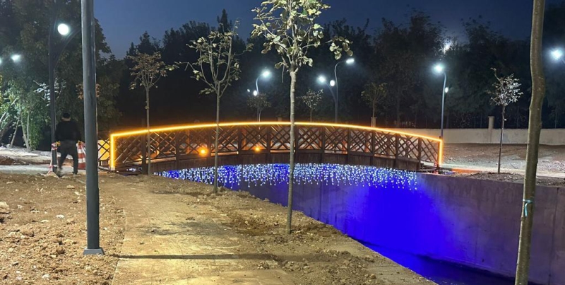 HABİP BAŞKAN PARKI YANINA IŞIKLI ASMA KÖPRÜ
