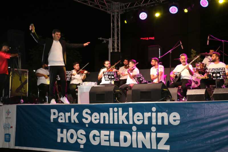 PARK ŞENLİKLERİ YOĞUN KATILIMLA DEVAM EDİYOR