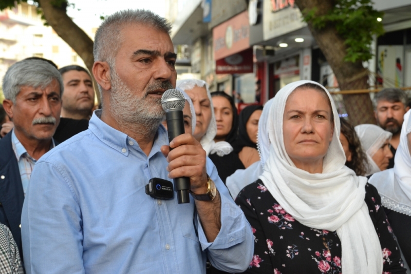 Tekik, kalbine yenik düştü