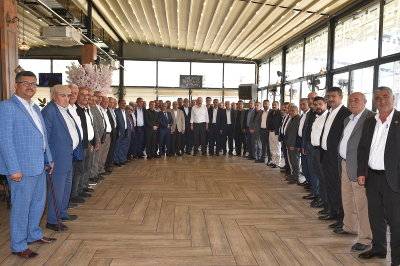 VALİ CANALP; 81 MAHALLE, BELDE VE KÖY MUHTARLARIYLA BİR ARAYA GELDİ