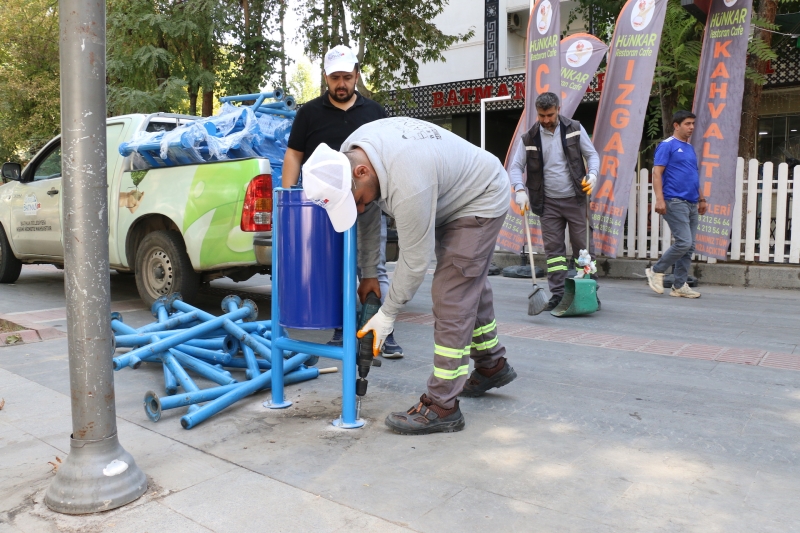 Çöp kutuları yenileniyor