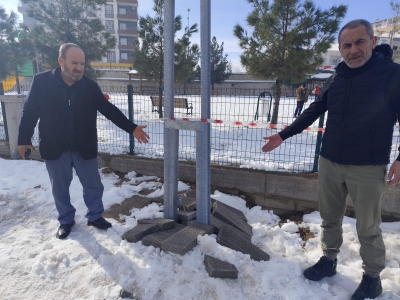 Beşiri’de TEDAŞ Direkleri Velileri Endişelendiriyor