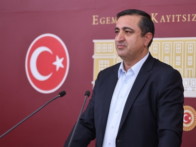 Maaşını Yardım Kampanyasına Bağışladı