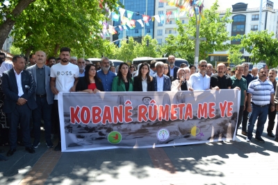 Mahkeme kararını protesto ettiler