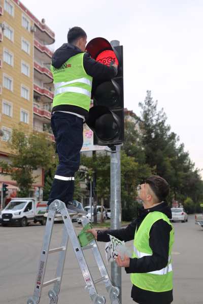 TRAFİK IŞIKLARINDA 100. YIL FARKINDALIĞI